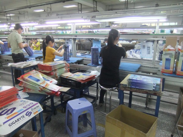 product assembling line under QC control - Well Electronics Việt Nam - Công Ty TNHH Well Electronics Việt Nam